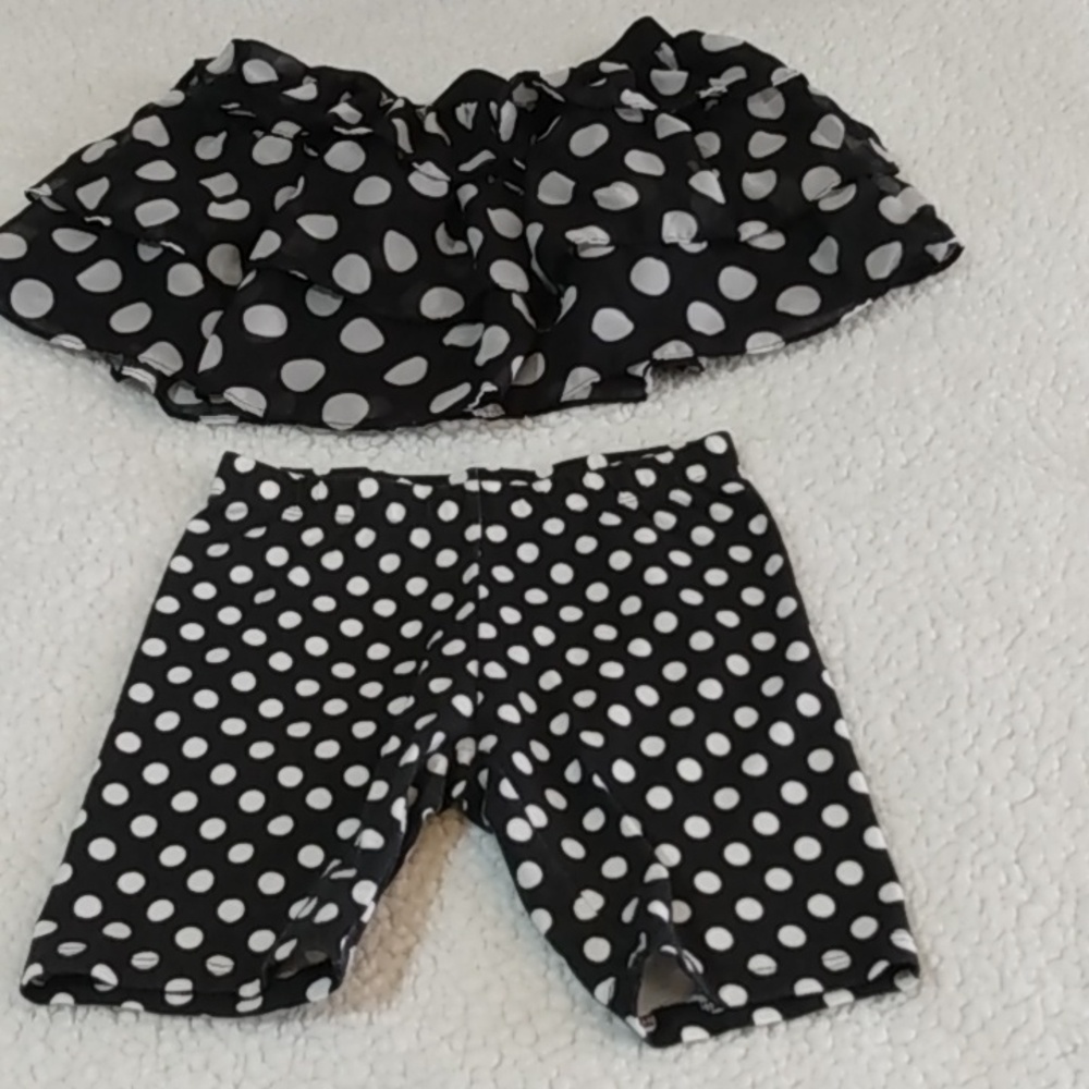 Girls black and white polka‎ dot skirt and shorts